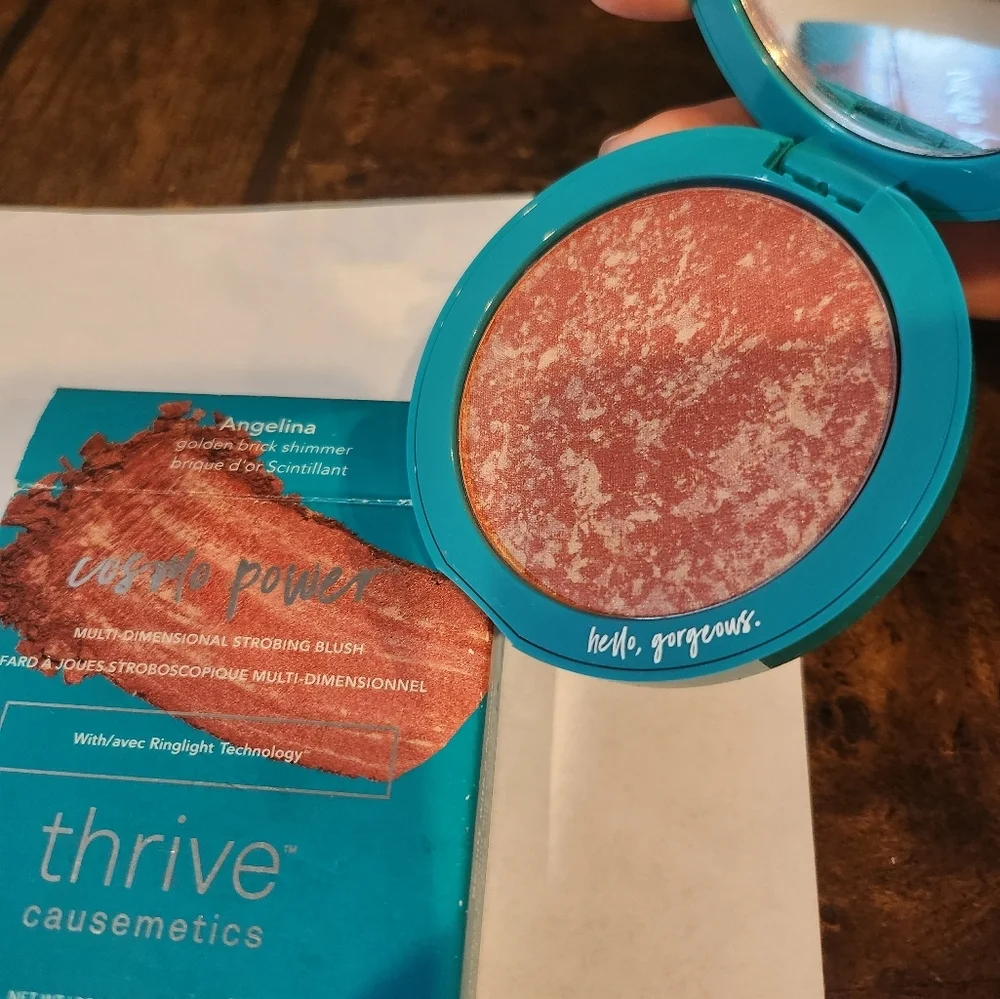 Thrive Causemetics lipstick & shimmer NEW